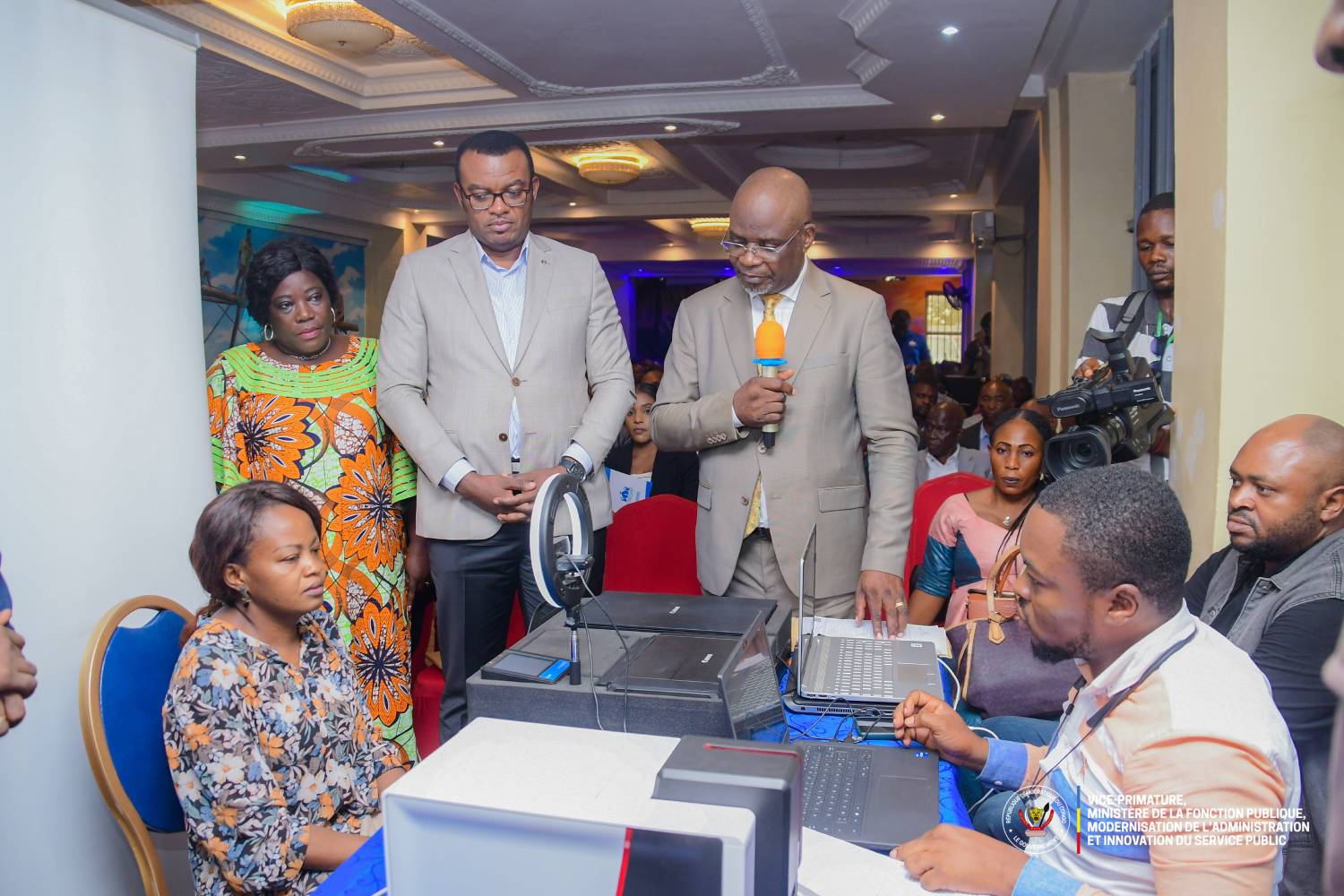 Tshopo : Le VPM Jean-Pierre Lihau en mission à Kisangani pour évaluer le processus d'identification biométrique des Agents Publics de l'État