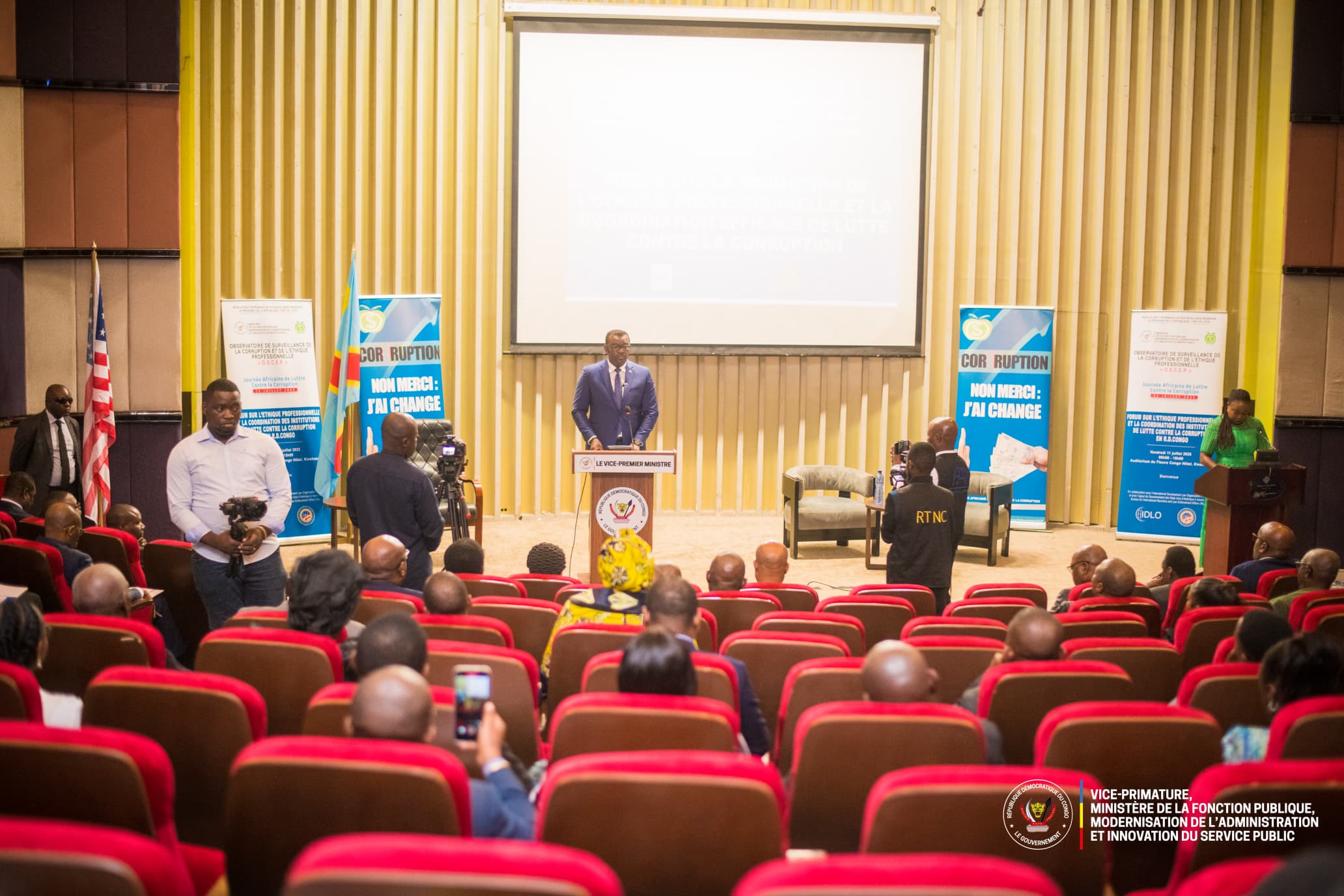 Journée africaine de lutte contre la corruption : le VPM Lihau invite les responsables des services publics à la vulgarisation du Code de conduite dans les services publics